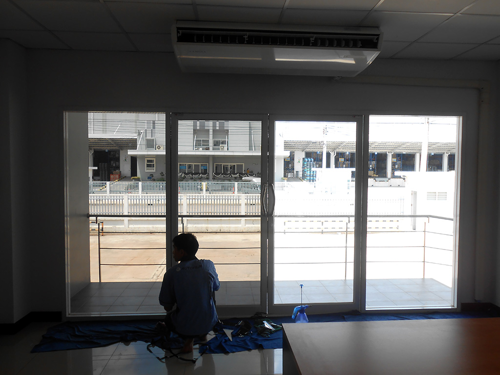 ติดฟิล์มอาคาร transnorm4